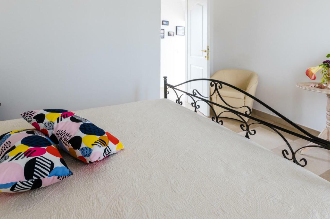 Il Vicoletto Bed and Breakfast Pulsano Buitenkant foto