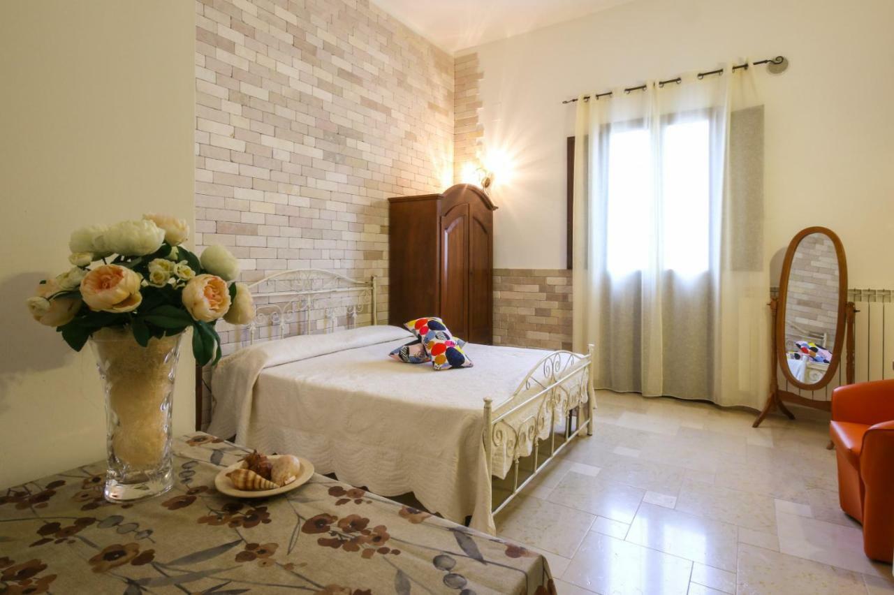 Il Vicoletto Bed and Breakfast Pulsano Buitenkant foto